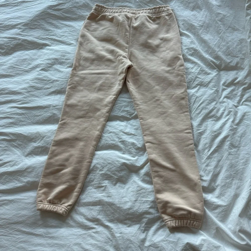 NWOT FRAME x Ritz Paris Women's Sweatpant in Ritz Pink Size S - Picture 3 of 6